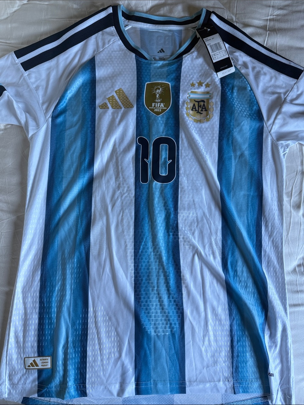 adidas Argentina Messi #10 Home Jersey - White & Sky Blue XL runs like a L